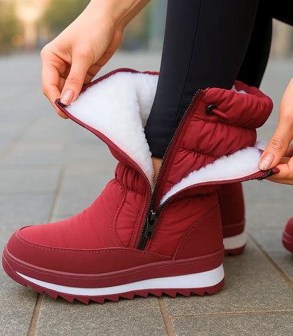Comprar bota feminina impermeável Vermelho térmica com forro para inverno, antiderrapante, confortável e ideal para dias frios ou com chuva barato DAFITI
