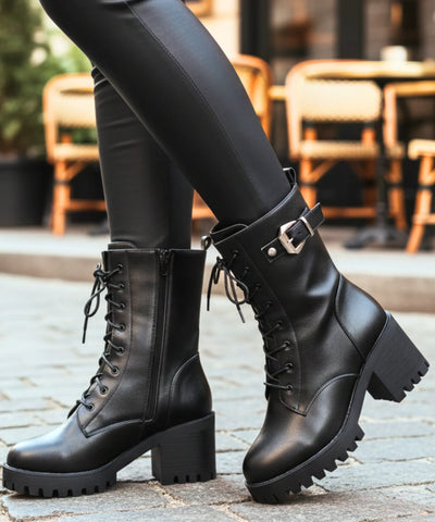 Comprar bota feminina tratorada forrada coturno com salto grosso e cano alto para inverno com conforto térmico e estilo urbano em promoção  VIA MARTE