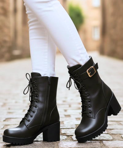 Comprar bota feminina tratorada forrada coturno com salto grosso e cano alto para inverno com conforto térmico e estilo urbano em promoção  VIA MARTE