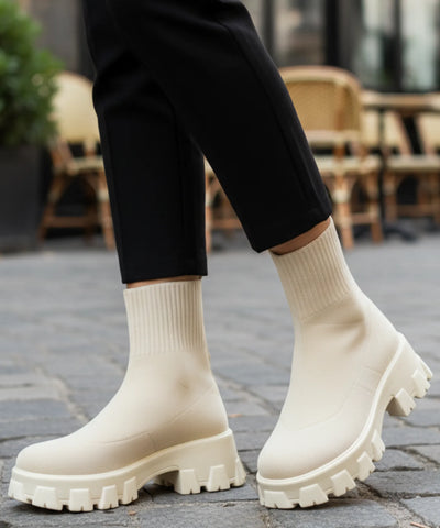 Comprar Bota feminina tratorada knit para inverno urbano com conforto térmico, cano médio elástico e solado antiderrapante promoção AREZZO