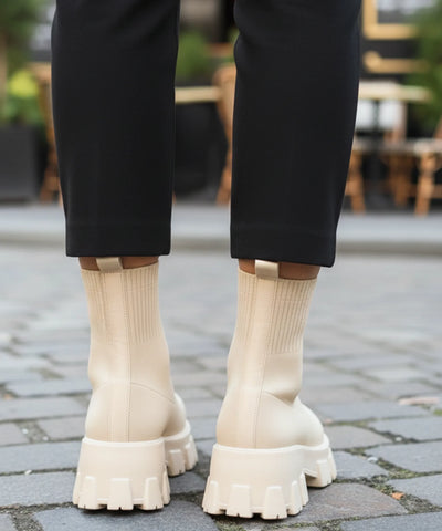Comprar Bota feminina tratorada knit para inverno urbano com conforto térmico, cano médio elástico e solado antiderrapante promoção AREZZO