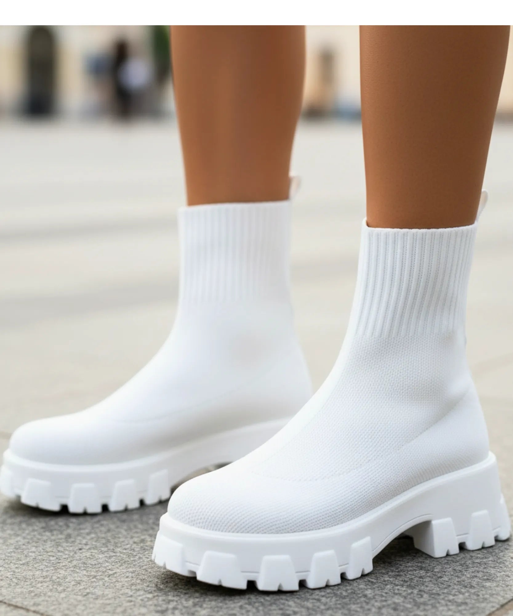 Comprar Bota feminina tratorada knit para inverno urbano com conforto térmico, cano médio elástico e solado antiderrapante promoção AREZZO