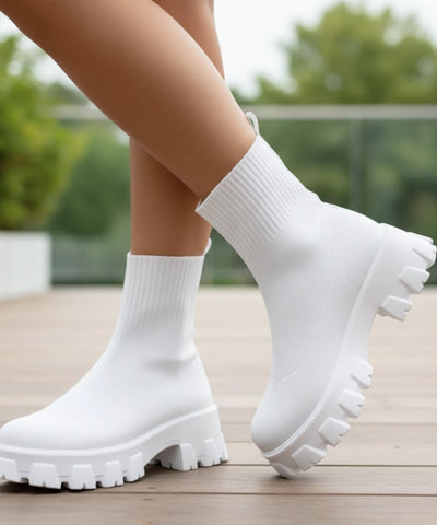 Comprar Bota feminina tratorada knit para inverno urbano com conforto térmico, cano médio elástico e solado antiderrapante promoção AREZZO