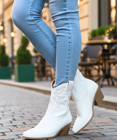 Comprar bota texana feminina cano curto com salto grosso confortável e bico fino em couro promoção VIZZANO