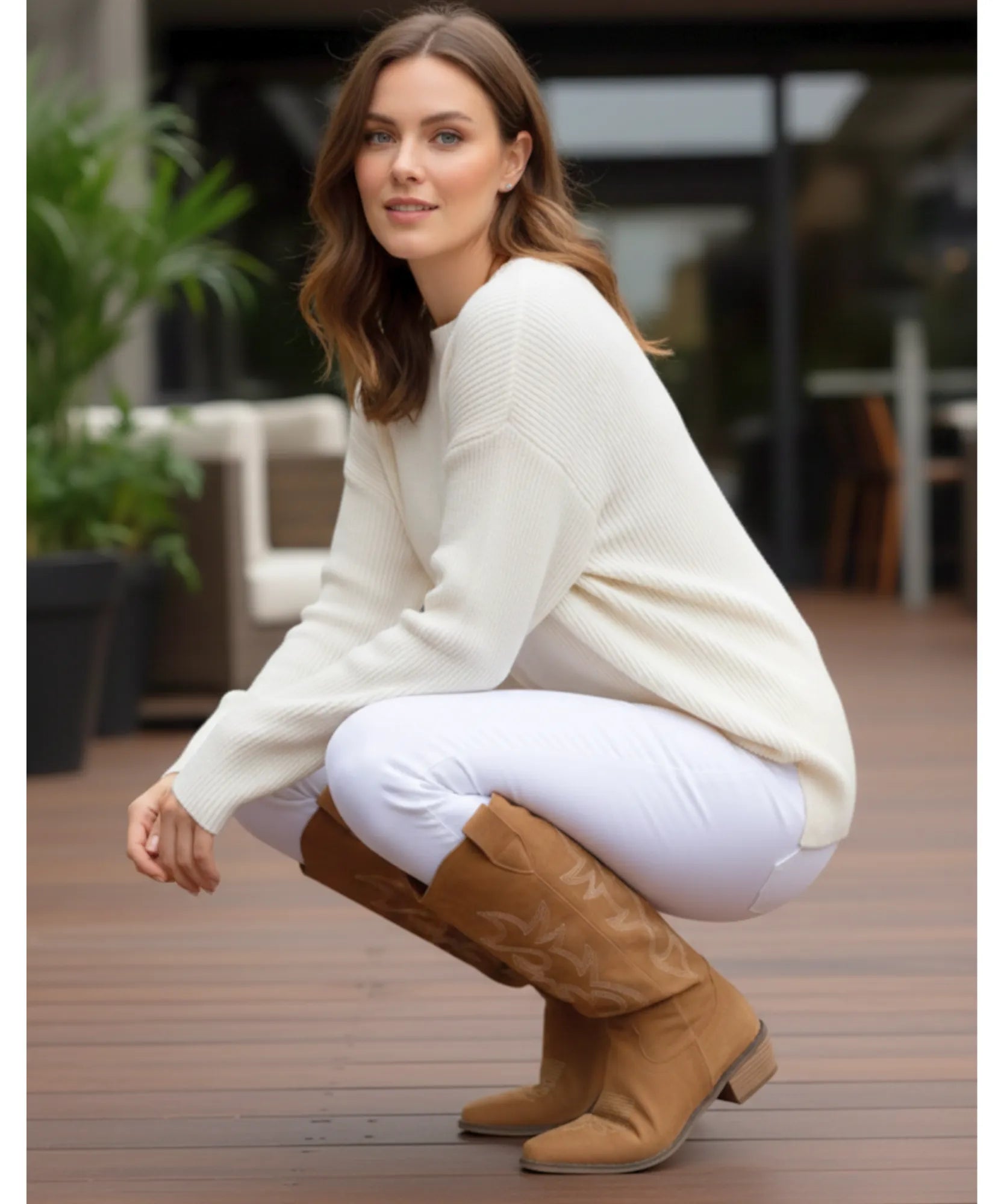 Comprar bota texana feminina cano longo camurça bordada com salto baixo para looks country elegantes e urbanos sofisticados barato VIZZANO