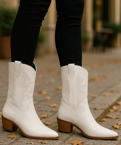 Bota texana feminina branco cano médio country, salto baixo confortável para looks urbanos e invernais em promoção AREZZO