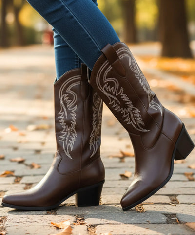 Comprar bota texana feminina cano médio bordado western couro sintético salto bloco bico fino promoção AREZZO