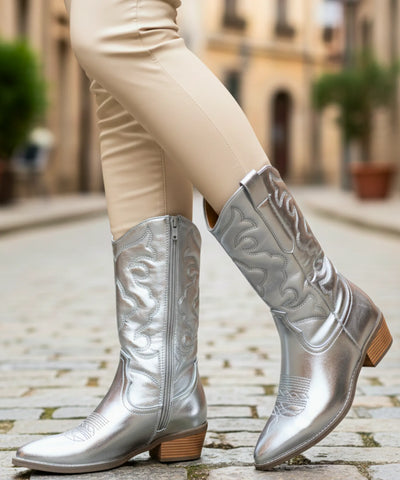 Comprar bota texana feminina cano médio metálica bordado western salto bloco barata AREZZO