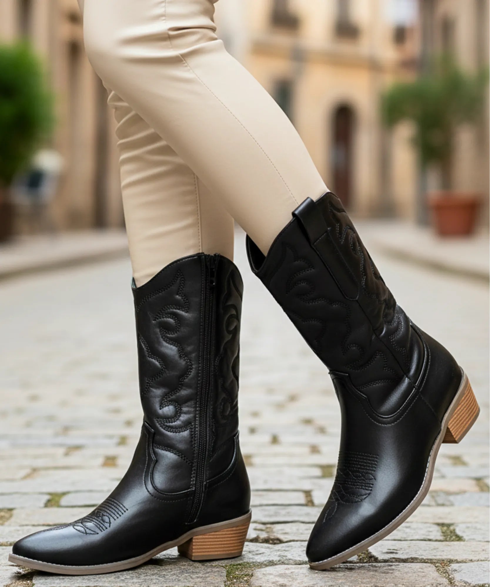 Comprar bota texana feminina cano médio metálica bordado western salto bloco barata AREZZO