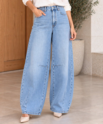 Comprar calça balão feminina jeans lavagem clara azul claro em promoção Anellimn