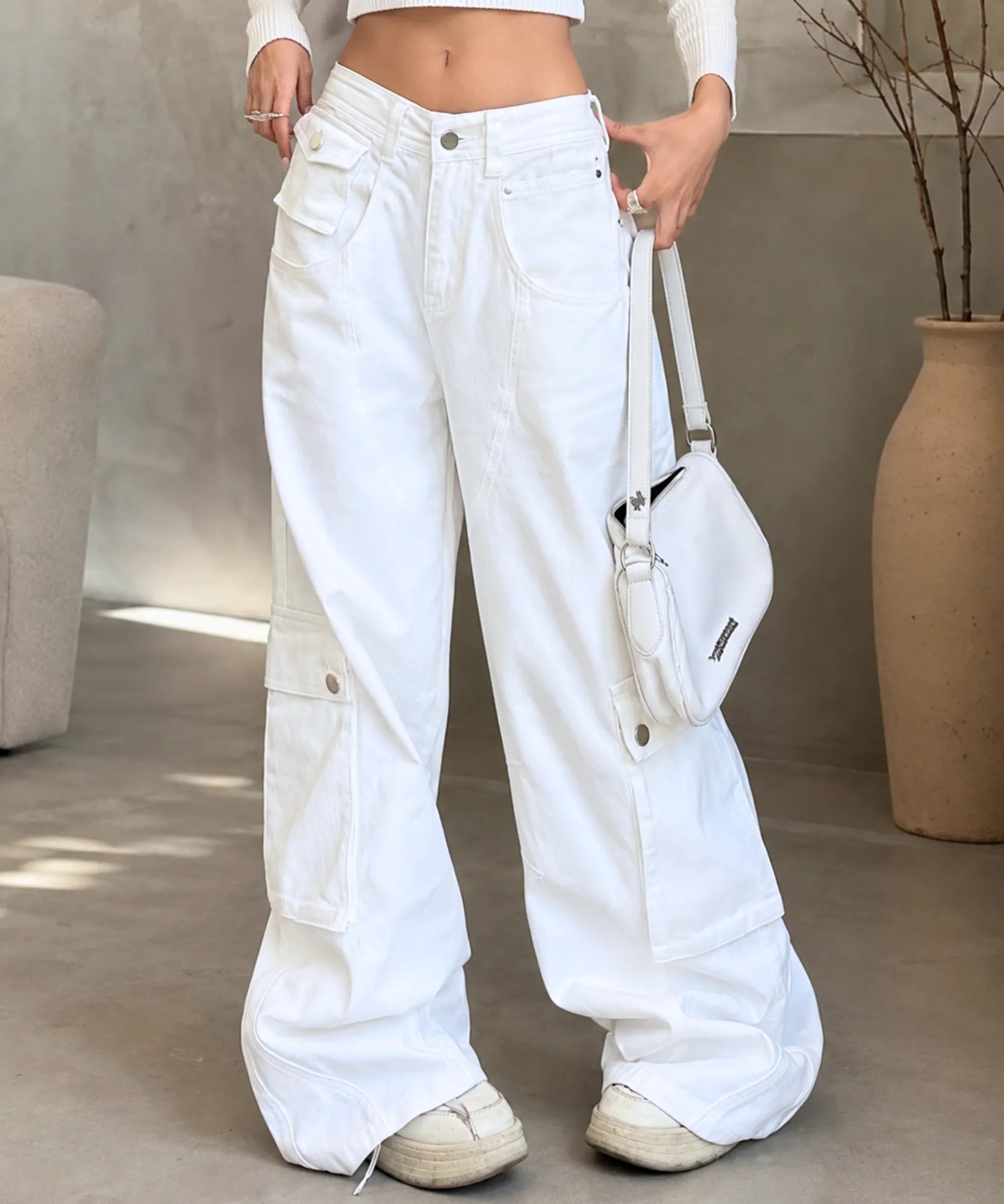 Comprar Calça Cargo Feminina Branca Perna Larga Bolsos Laterais Streetwear barato em promoção ANELLIMN