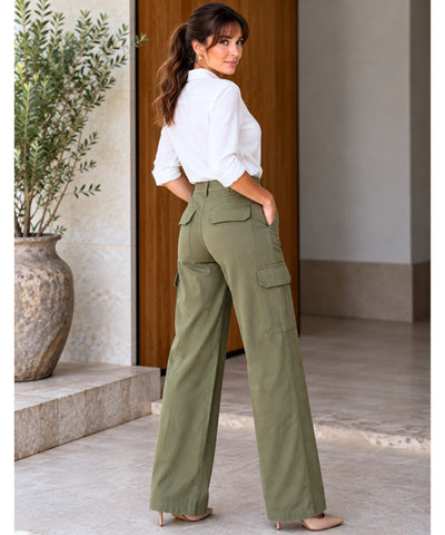 Comprar calça cargo feminina larga verde militar vista de costas barata Anellimn