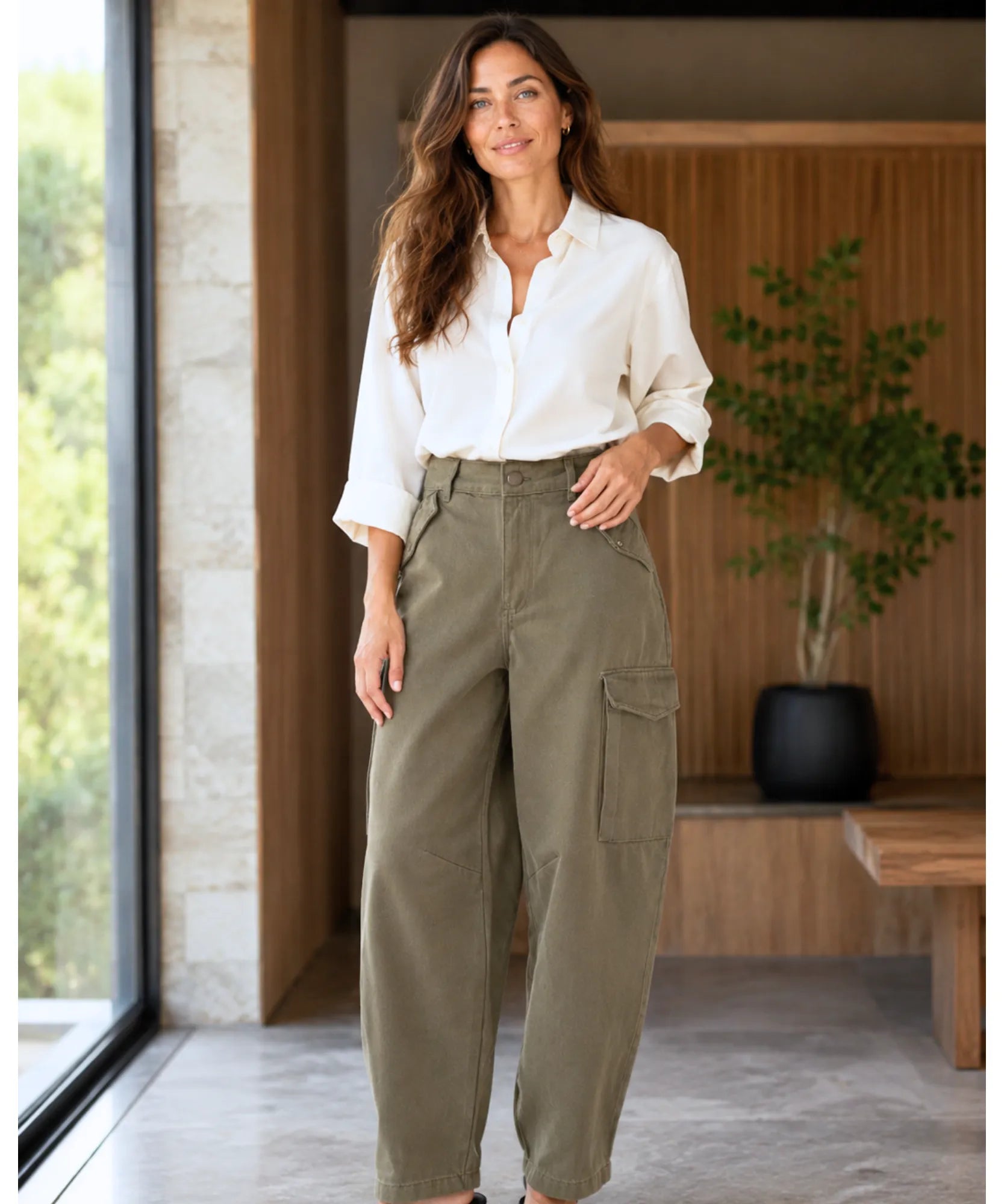 Calça Cargo Feminina Sarja Baggy Bolso Lateral Recortes Anatômicos barato promoção ANELLIMN