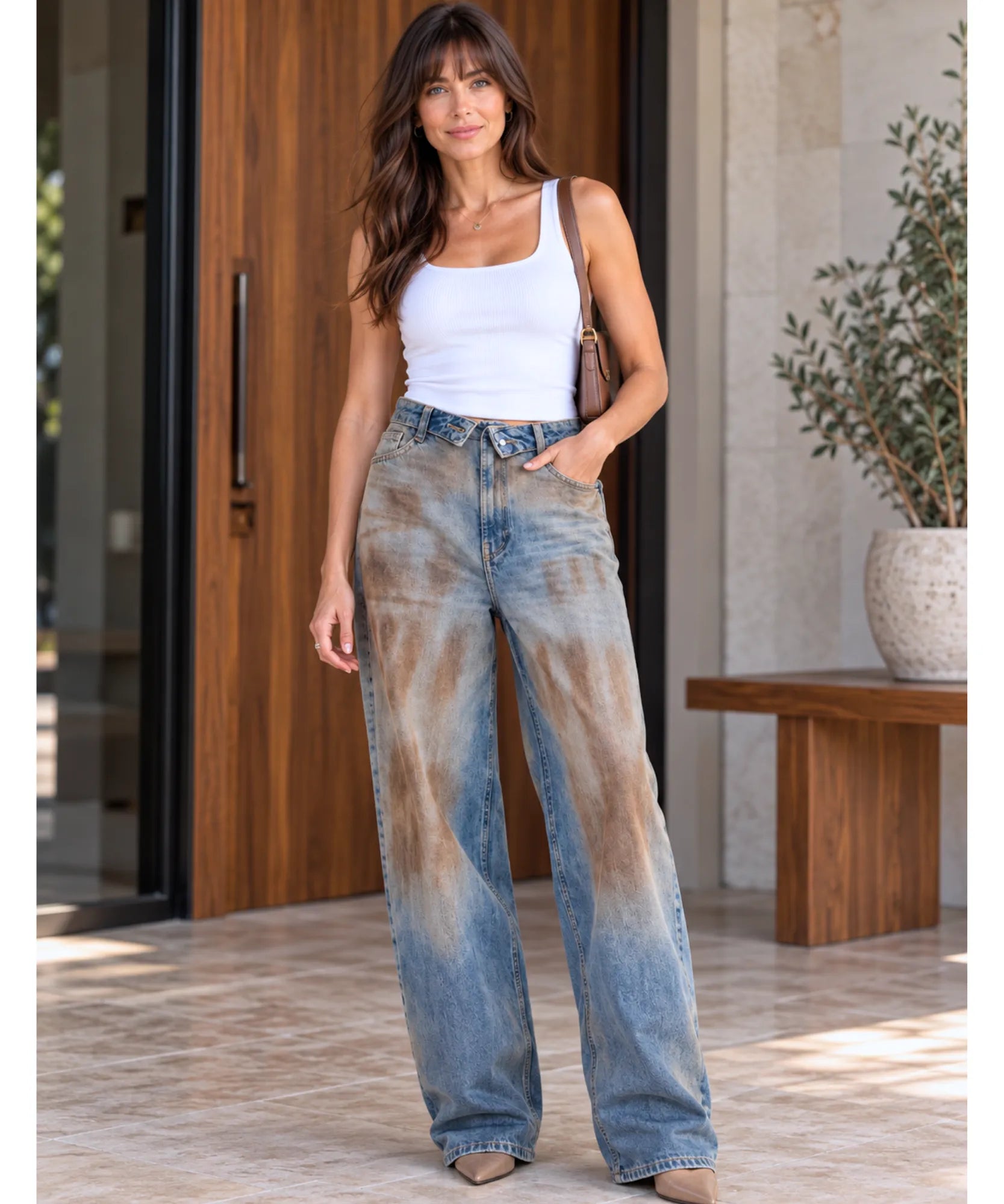 Calça jeans larga feminina azul marmorizado de corpo inteiro