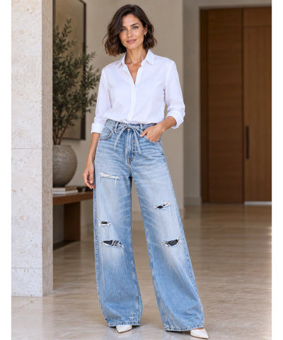 Comprar calça jeans pantalona feminina rasgada com camisa branca azul claro em promoção Anellimn