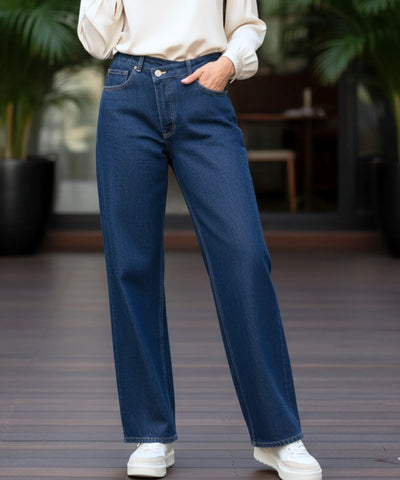 Comprar calça jeans wide leg feminina cós assimétrico transpassado lavagem estonada em promoção ZARA