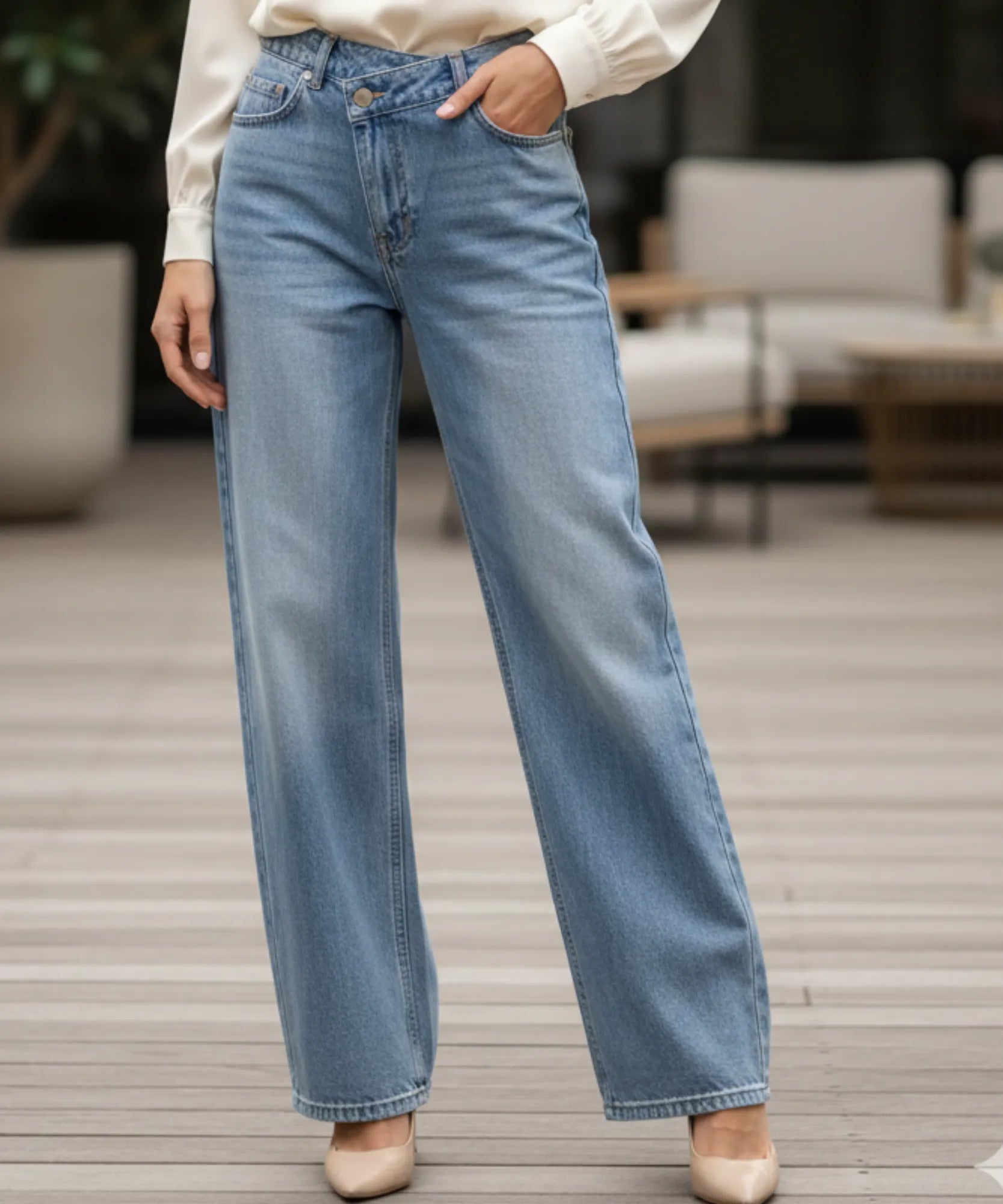 Comprar calça jeans wide leg feminina cós assimétrico transpassado lavagem estonada em promoção ZARA