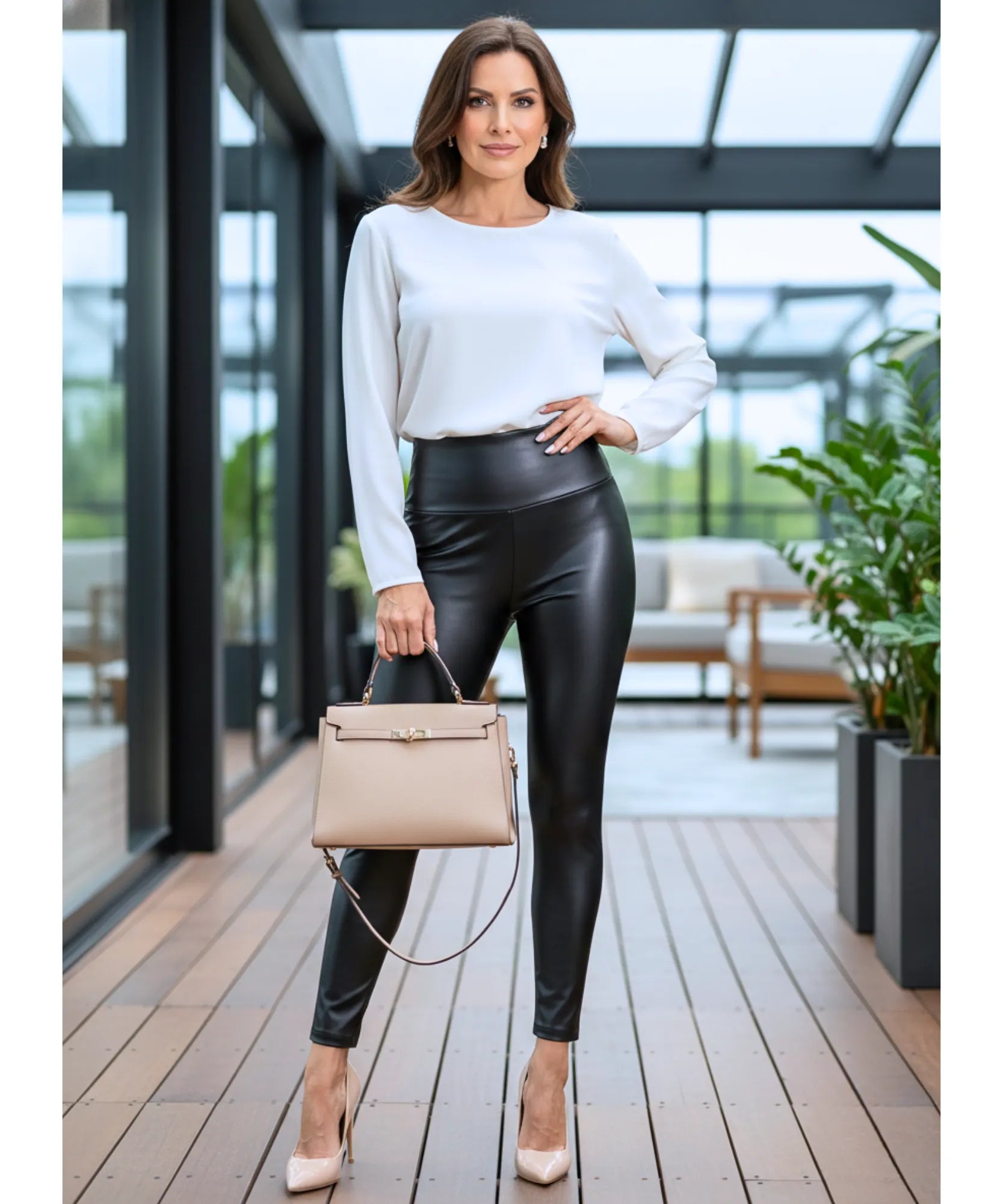 Comprar Calça legging feminina térmica cintura alta com brilho cirré e forro flanelado para inverno em promoção ZARA