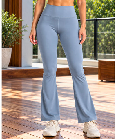 Calça legging flare azul claro de cintura alta vista de frente