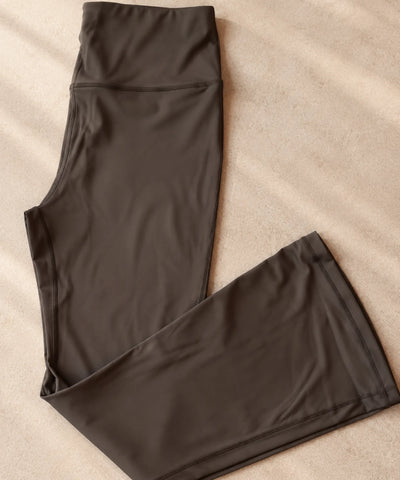 Comprar calça legging flare de poliéster com elastano marrom em promoção Anellimn