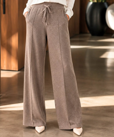 Calça de malha feminina wide leg marrom claro do quadril aos pés, com cós elástico e cordão | Anellimn