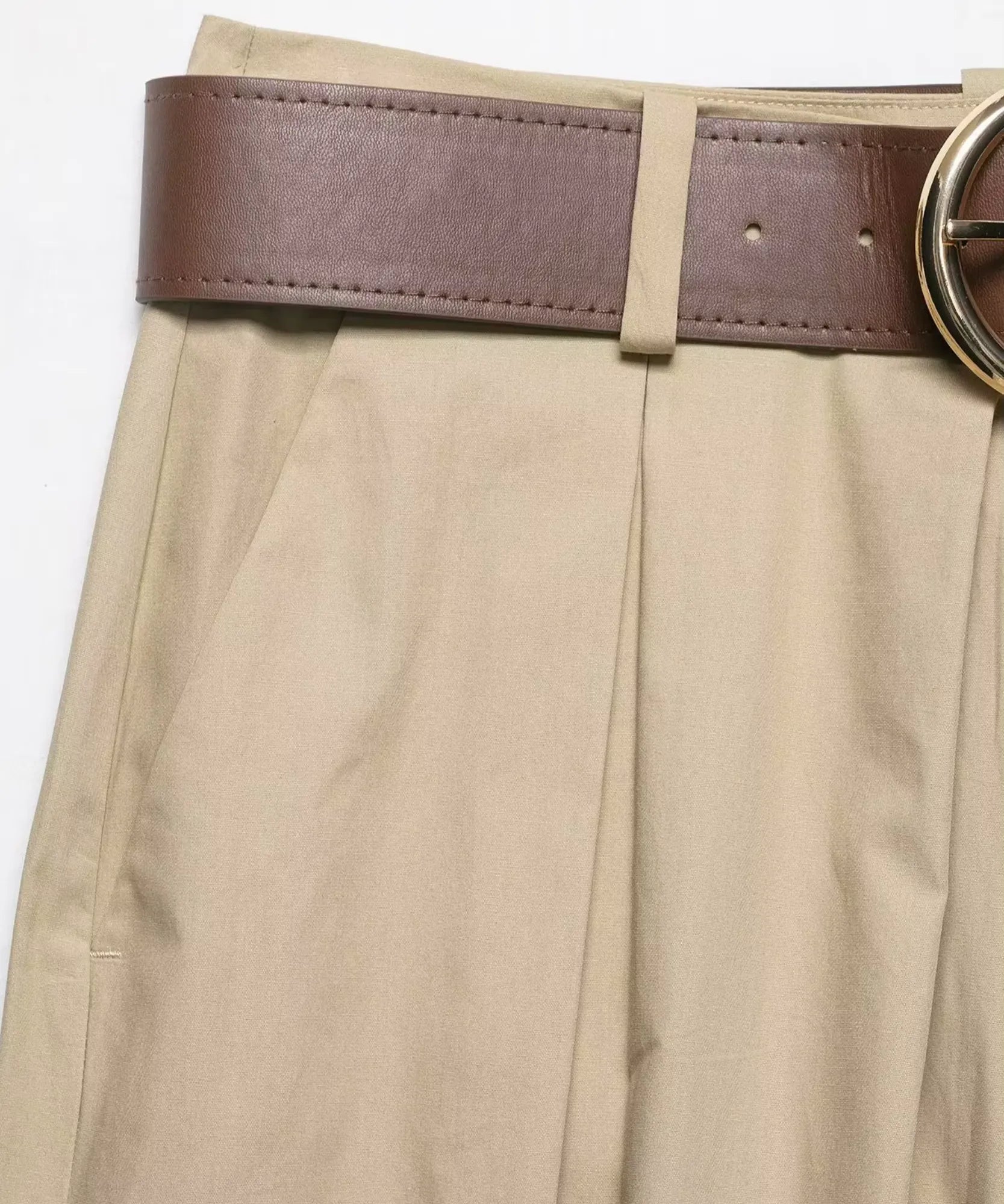 Comprar calça pantacourt feminina com cinto de couro sintético bege barata Anellimn