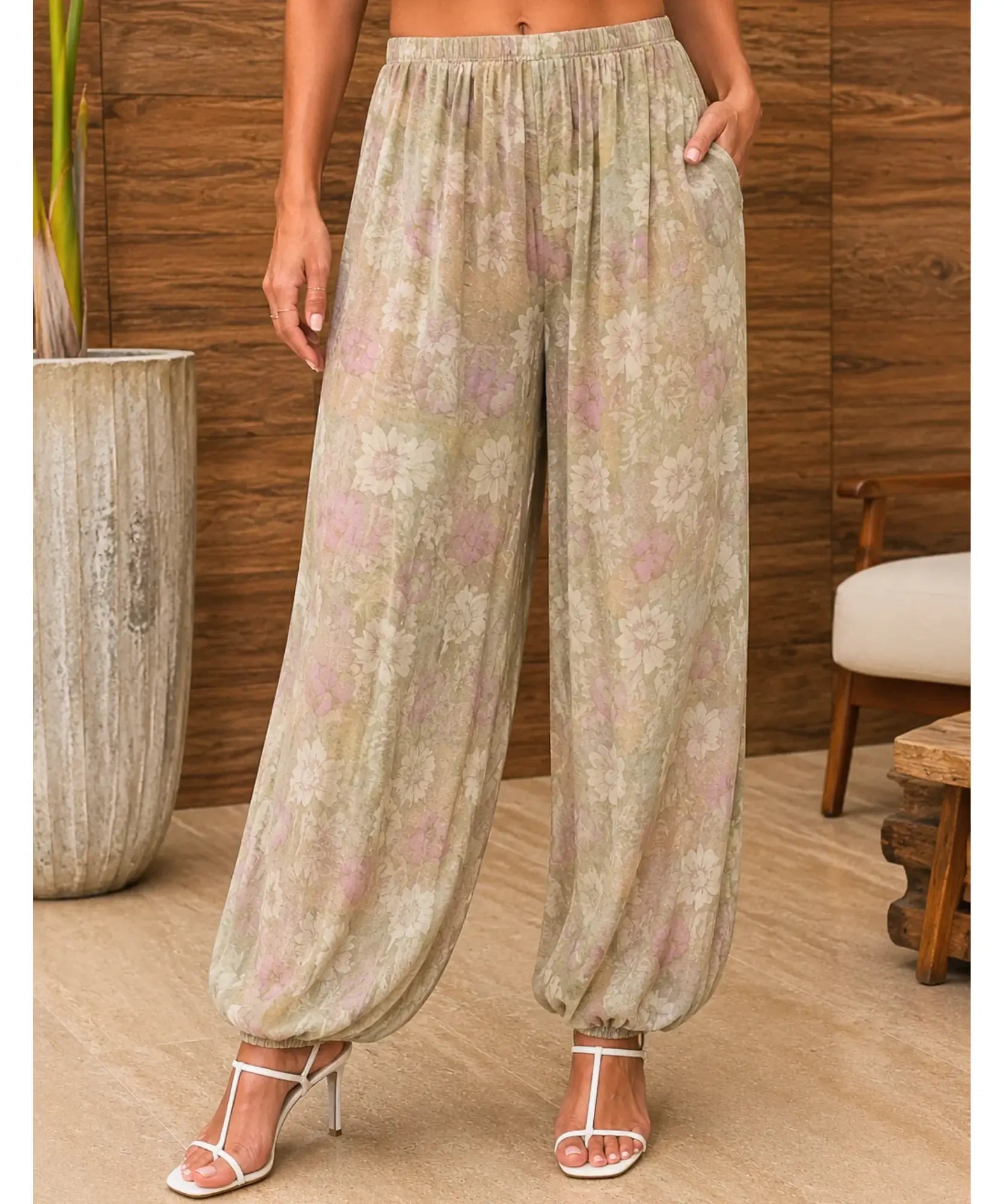 Comprar calça pantalona feminina estampada floral chiffon leve cintura elástica barra franzida casual verão em promoção ZARA