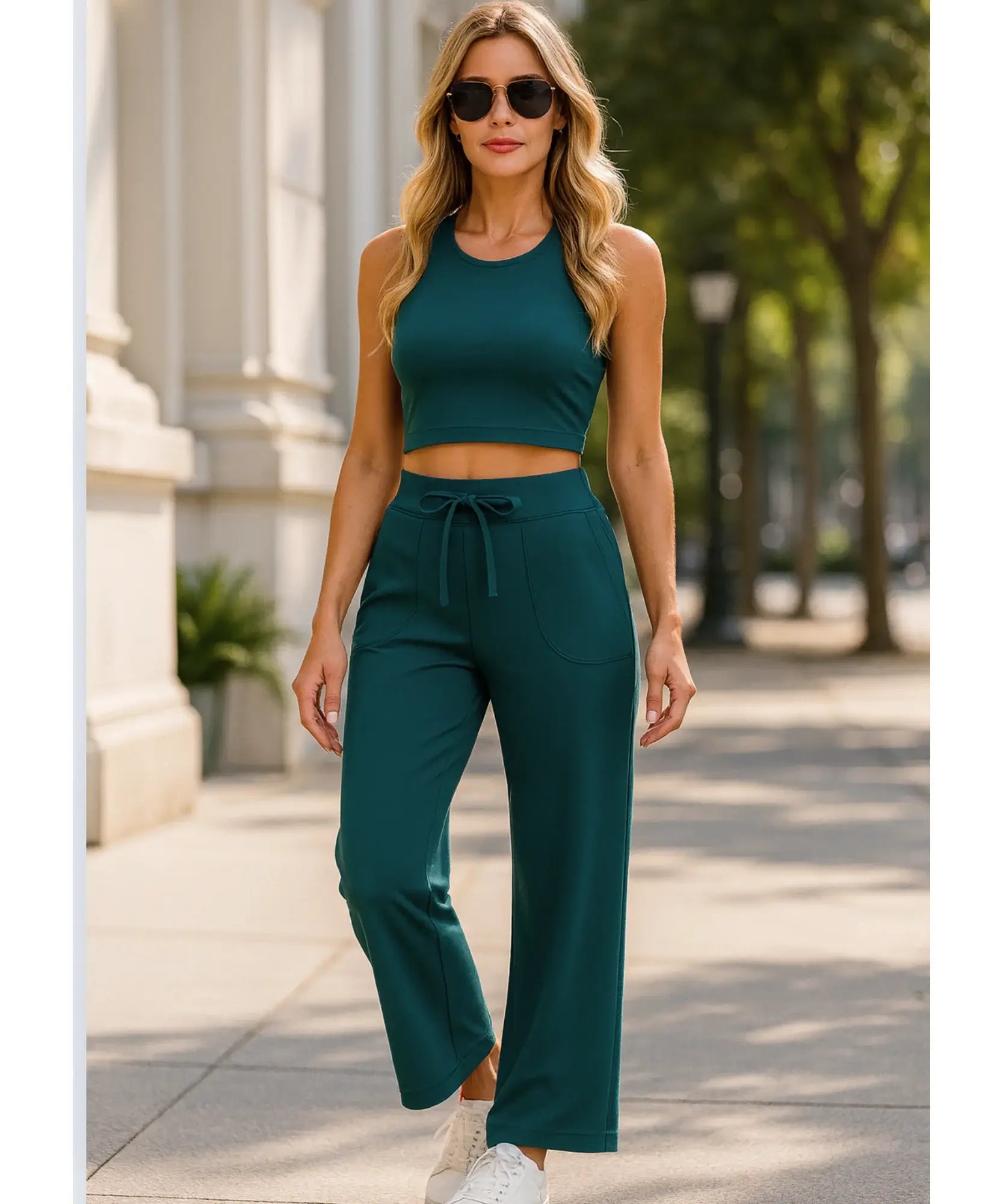 Calça pantalona wide leg premium com caimento impecável, em ambiente sofisticado, ideal para yoga, viagens e looks casuais