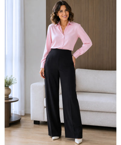 Calça wide leg preta feminina de cintura alta com camisa rosa em look social