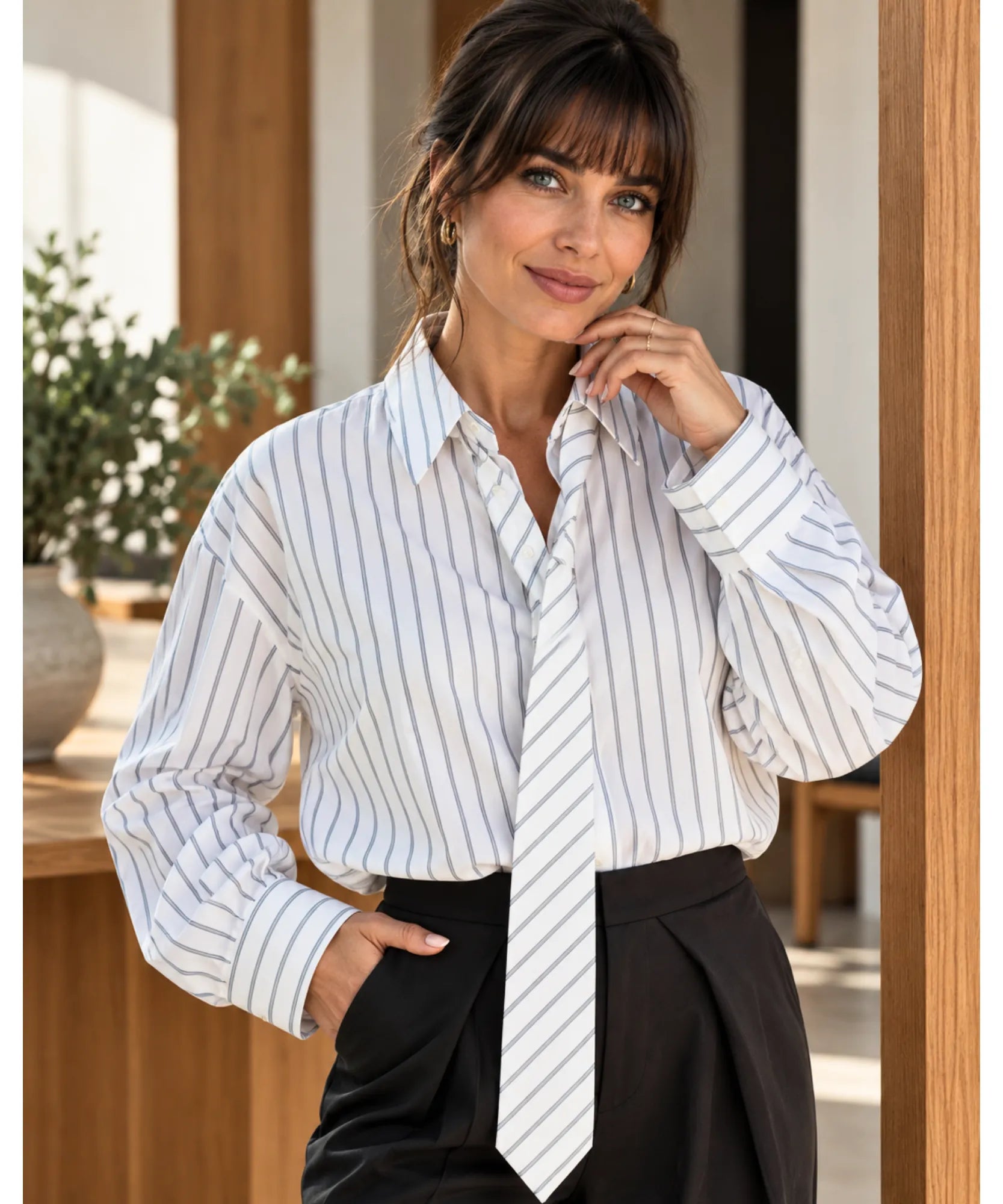 Comprar camisa com gravata feminina social off white em promoção Anellimn
