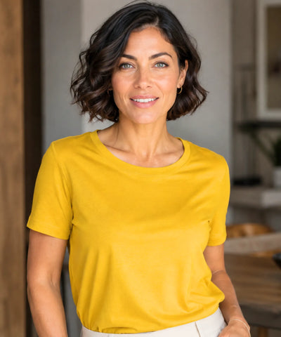 Comprar camiseta básica feminina gola V modal amarelo mostarda em promoção Anellimn