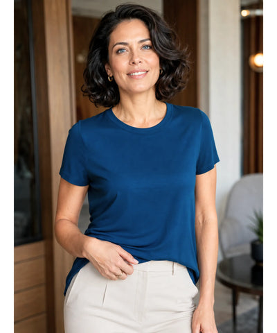 Comprar camiseta básica feminina gola V modal azul marinho em promoção Anellimn