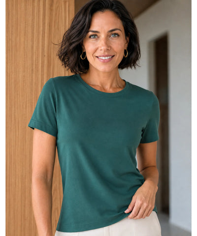 Comprar camiseta básica feminina gola V modal verde escuro em promoção Anellimn