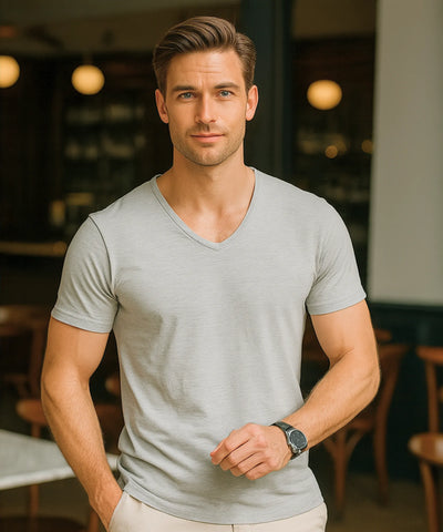 Camiseta Masculina Decote V Slim Fit Premium | Alê