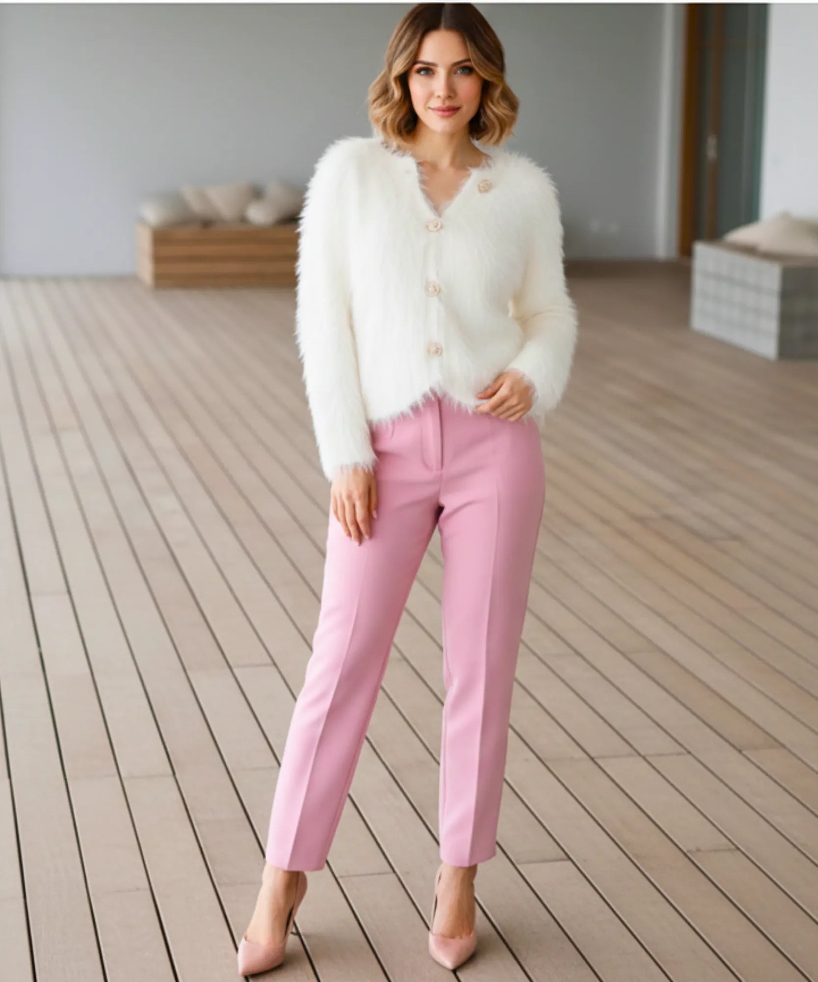 Comprar cardigan curto feminino peluciado com botões sofisticados e textura elegante para dias frescos ou ambientes climatizados em promoção ZARA