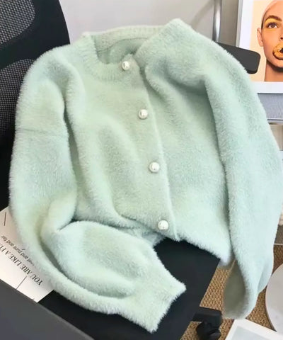 Comprar cardigan curto feminino peluciado com botões perolados elegantes para visual sofisticado e delicado em dias frescos barato ZARA