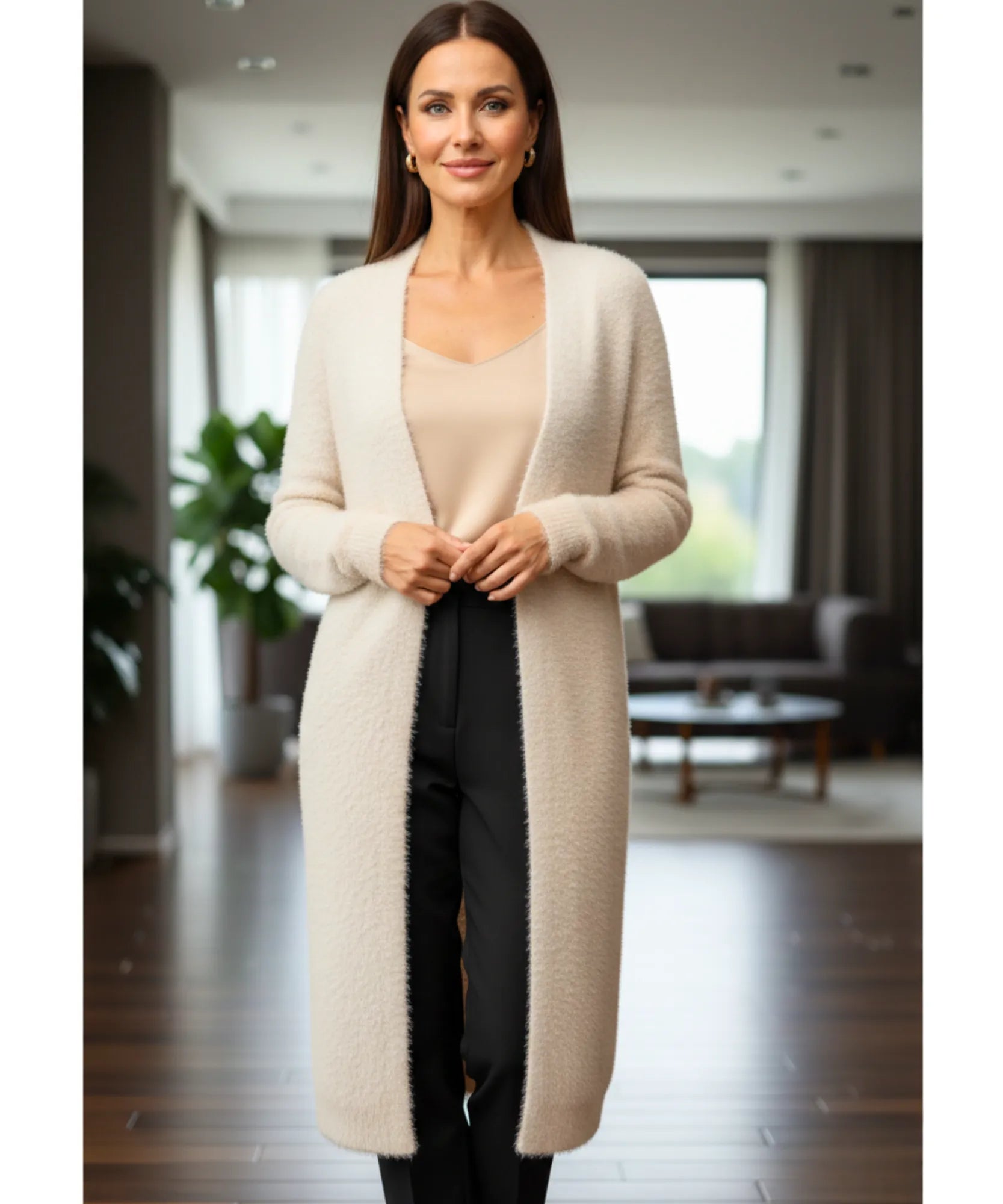 Comprar cardigan feminino peluciado longo em tricot macio e impecável para dias frios ou meia-estação em promoção ZARA
