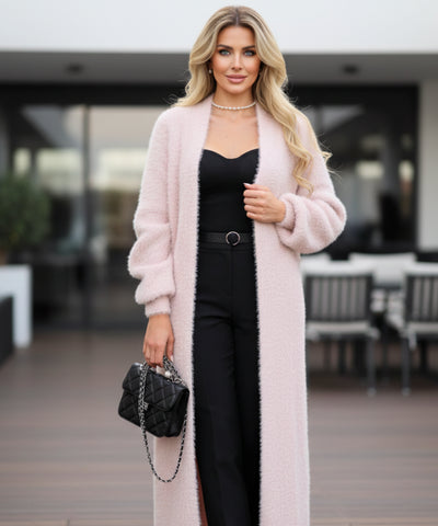 Comprar cardigan feminino peluciado longo em tricot macio e impecável para dias frios ou meia-estação em promoção ZARA
