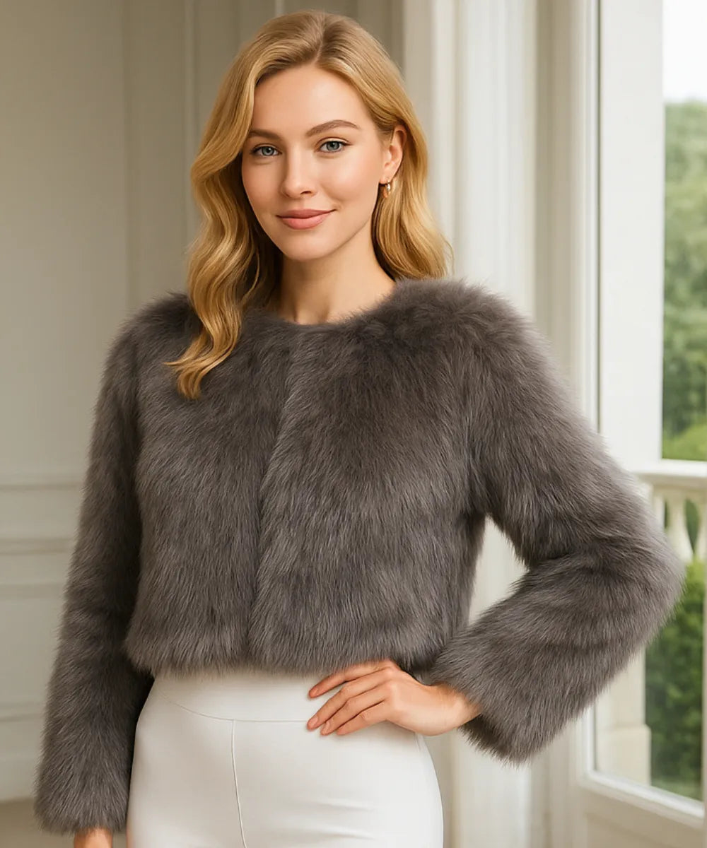 Casaco de pelo feminino curto cinza elegante com forro macio e acabamento sofisticado para inverno, noite ou eventos em promoção ZARA
