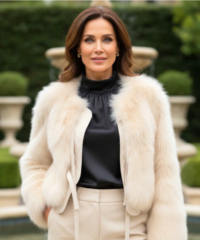 Casaco de Pelo Feminino Curto Sofisticado para Inverno | Miller