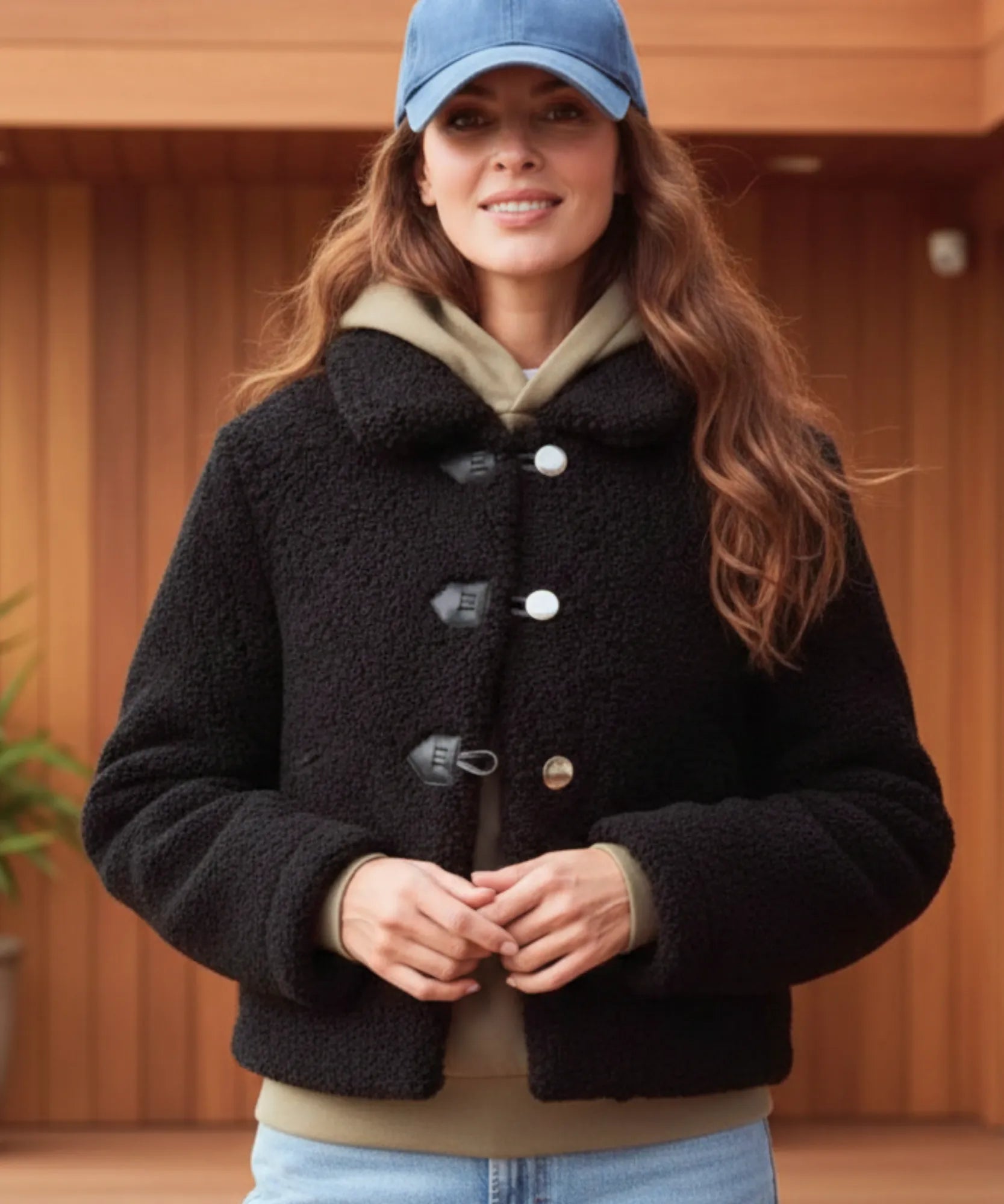 Comprar casaco teddy feminino grosso com capuz estruturado e forro quente para inverno elegante barato ZARA
