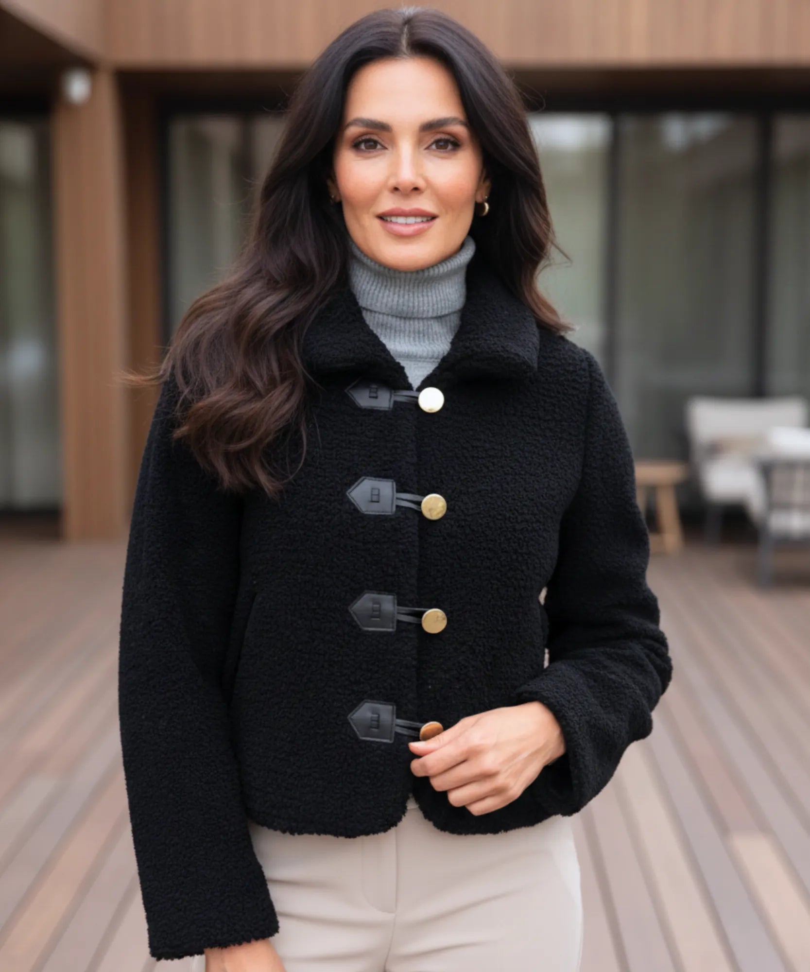 Comprar casaco teddy feminino grosso com capuz estruturado e forro quente para inverno elegante barato ZARA
