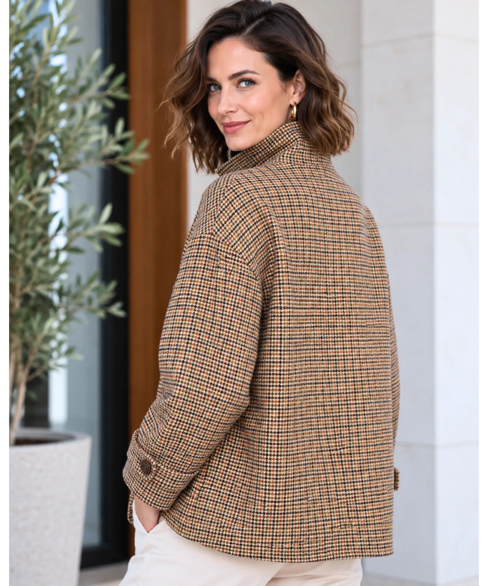 Comprar casaco xadrez feminino costas modelagem ampla marrom em promoção Anellimn