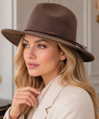 Comprar chapéu country feminino aba larga camurça cordão trançado copa fedora promoção ZARA