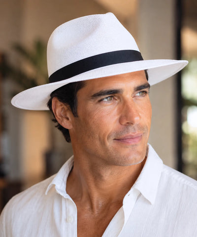 Chapéu de palha masculino panamá branco com aba levemente curvada