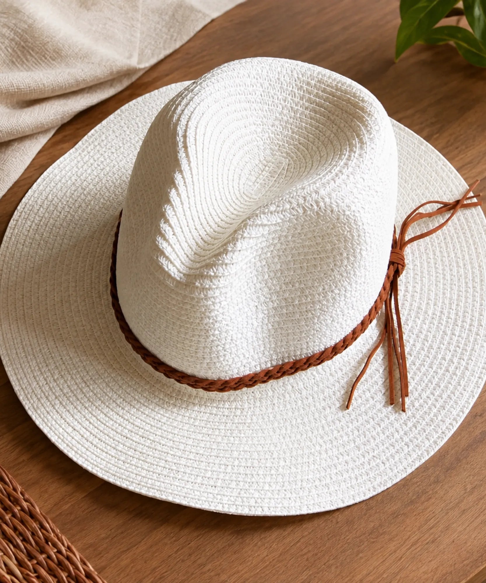 Comprar chapéu de praia feminino de palha com cordão de couro branco barato Anellimn