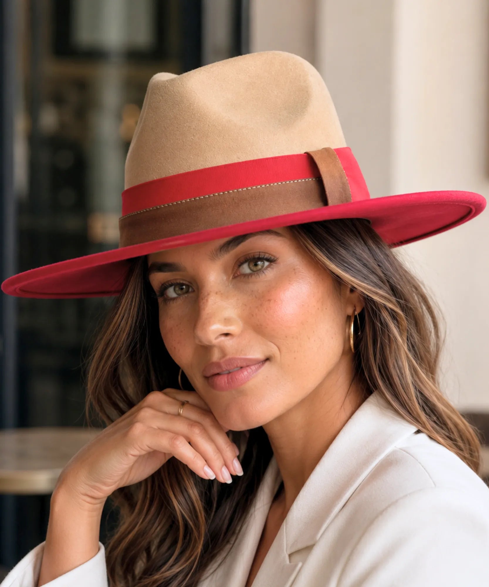 Comprar chapéu fedora feminino aba larga camurça fita bicolor copa estruturada elegante barata em promoção Anellimn