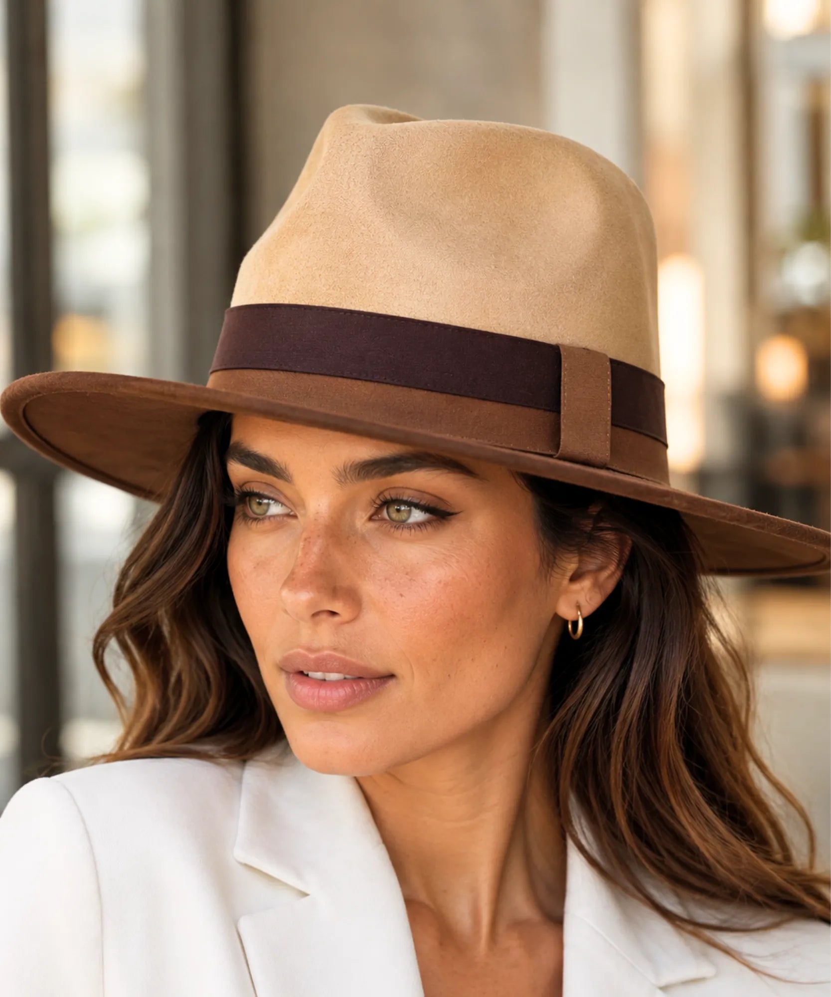 Comprar chapéu fedora feminino aba larga camurça fita bicolor copa estruturada elegante barata em promoção Anellimn