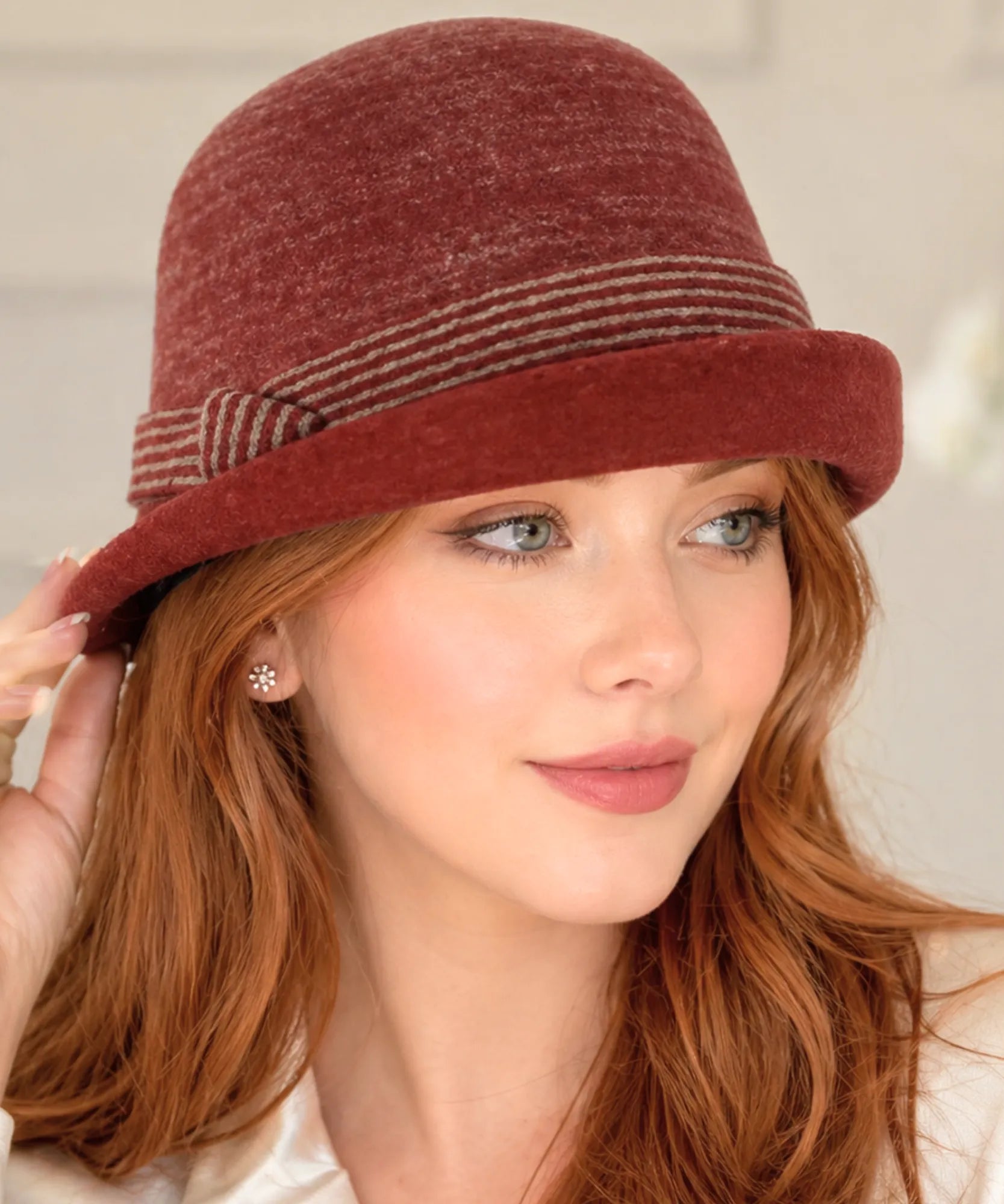 Comprar chapéu feltro feminino cloche lã aba curta faixa listrada copa arredondada inverno vinho bege preto promoção ANELLIMN