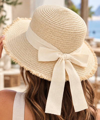 Chapéu de palha feminino com fita creme, vista de costas